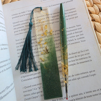 Stylo et marque-pages