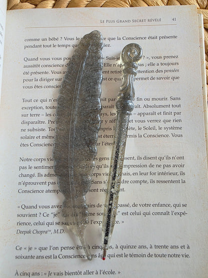 Stylo et marque-pages