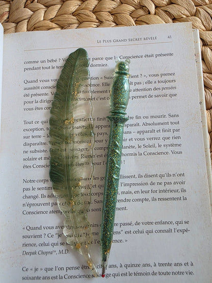 Stylo et marque-pages