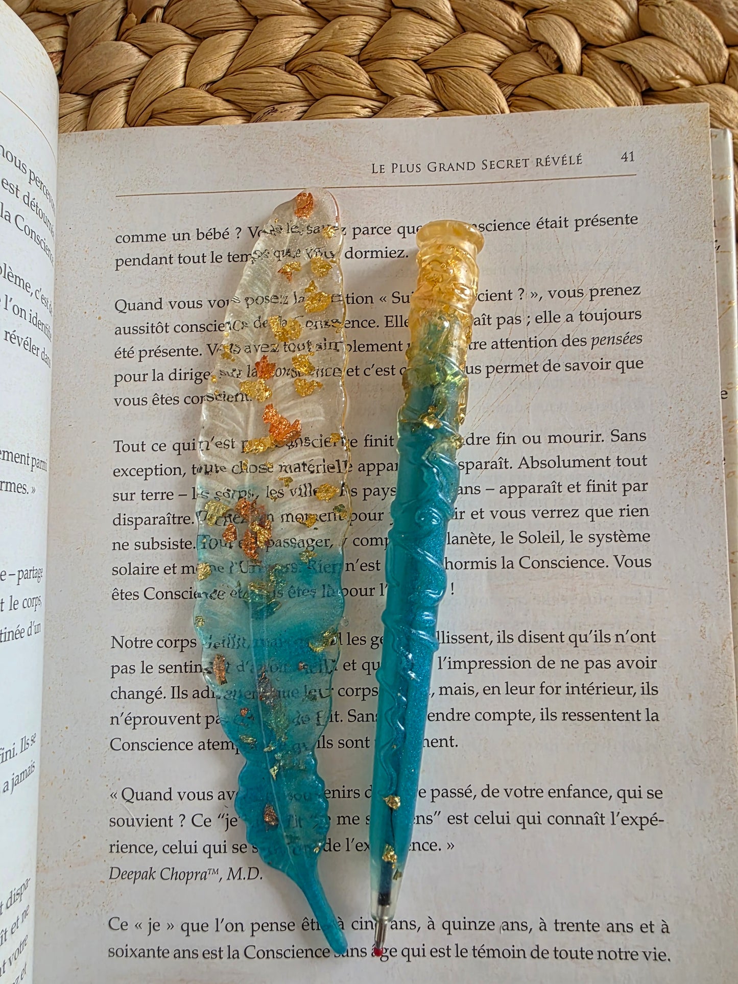 Stylo et marque-pages