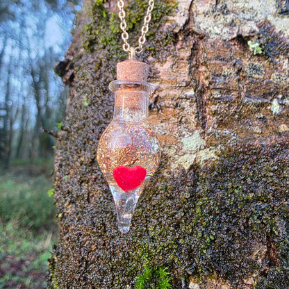 Pendentif Ma p'tite fiole d'amour.